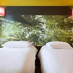 Ibis Styles Centre 3*