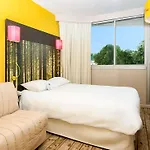 Ibis Styles Centre 닥스