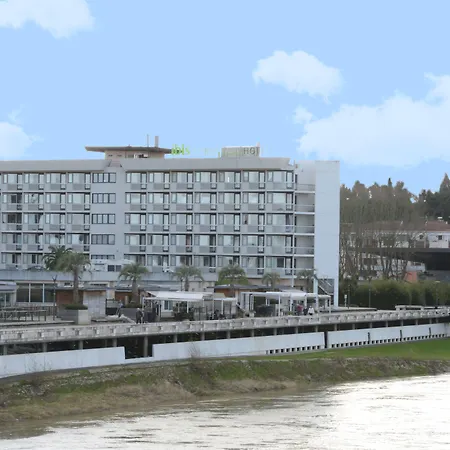 Ibis Styles Centre 3*