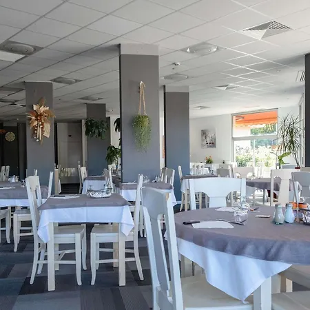 酒店 Ibis Styles Centre 3*