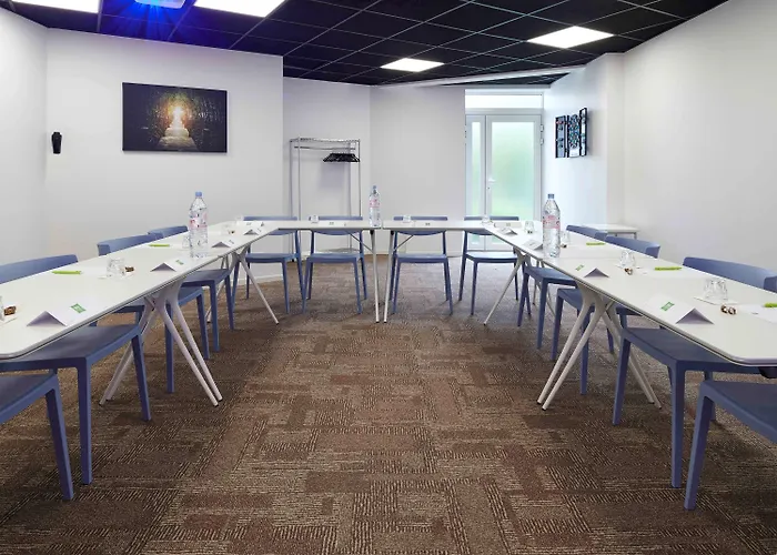 Отель Ibis Styles Centre 3*