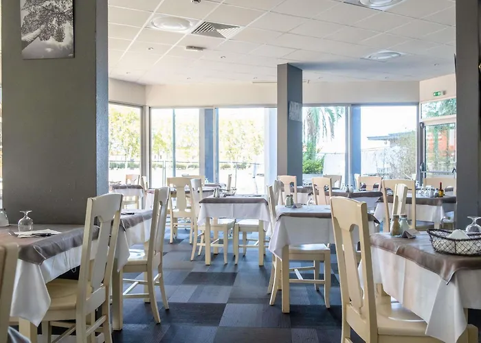 Ibis Styles Centre 3* Дакс