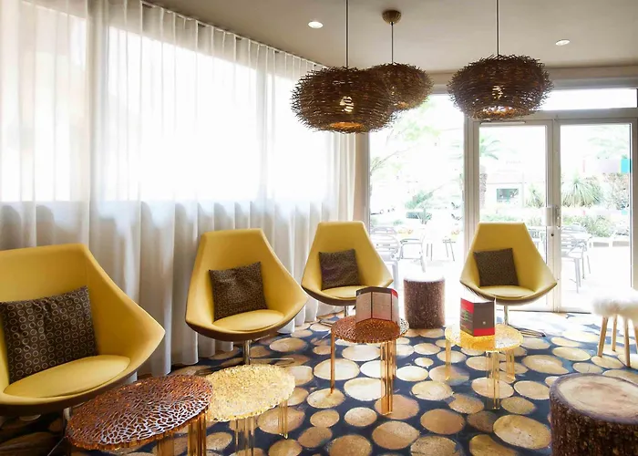 Отель Ibis Styles Centre 3*