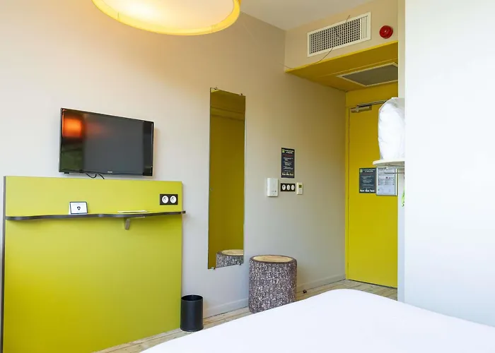 Отель Ibis Styles Centre 3*